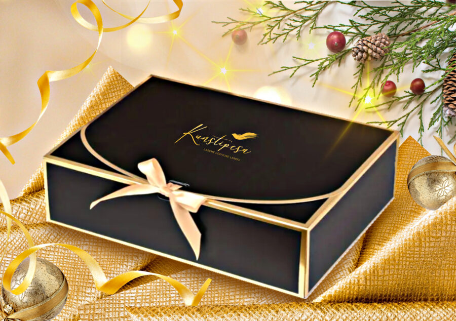 Must karp kinnine logoga Kunstipesa Kinkekarp